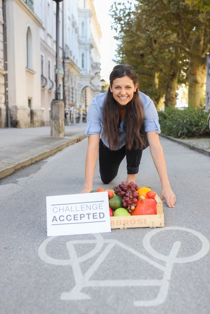 Julia Steindl steht mit ihrem neu gegründeten Unternehmen CAPRILIFE in den Startlöchern und motiviert Unternehmen zu einem gesunden Büroalltag. | Foto: Caprilife/VOGL-Perspektive.at