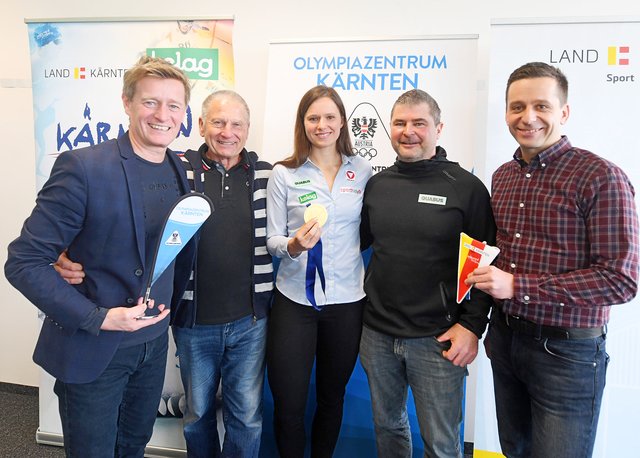 Machen Lust aufs Eislaufen: Landessportdirektor Arno Arthofer, Otmar Braunecker, Vanessa Herzog, ihr Manager und Trainer Tom Herzog und Rene Riepan
