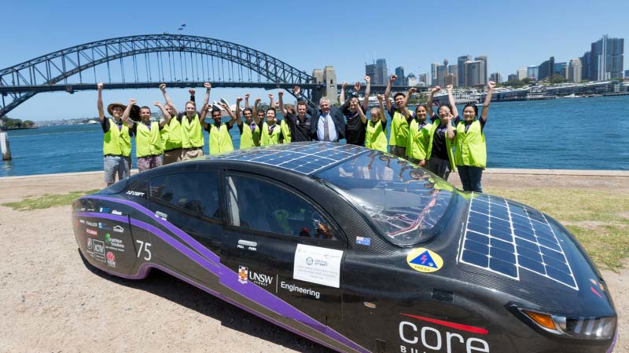 Solar Auto braucht nur zwei Achterln Benzin auf 100 km - Baden