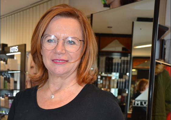 Salon-Chefin Karin Entner