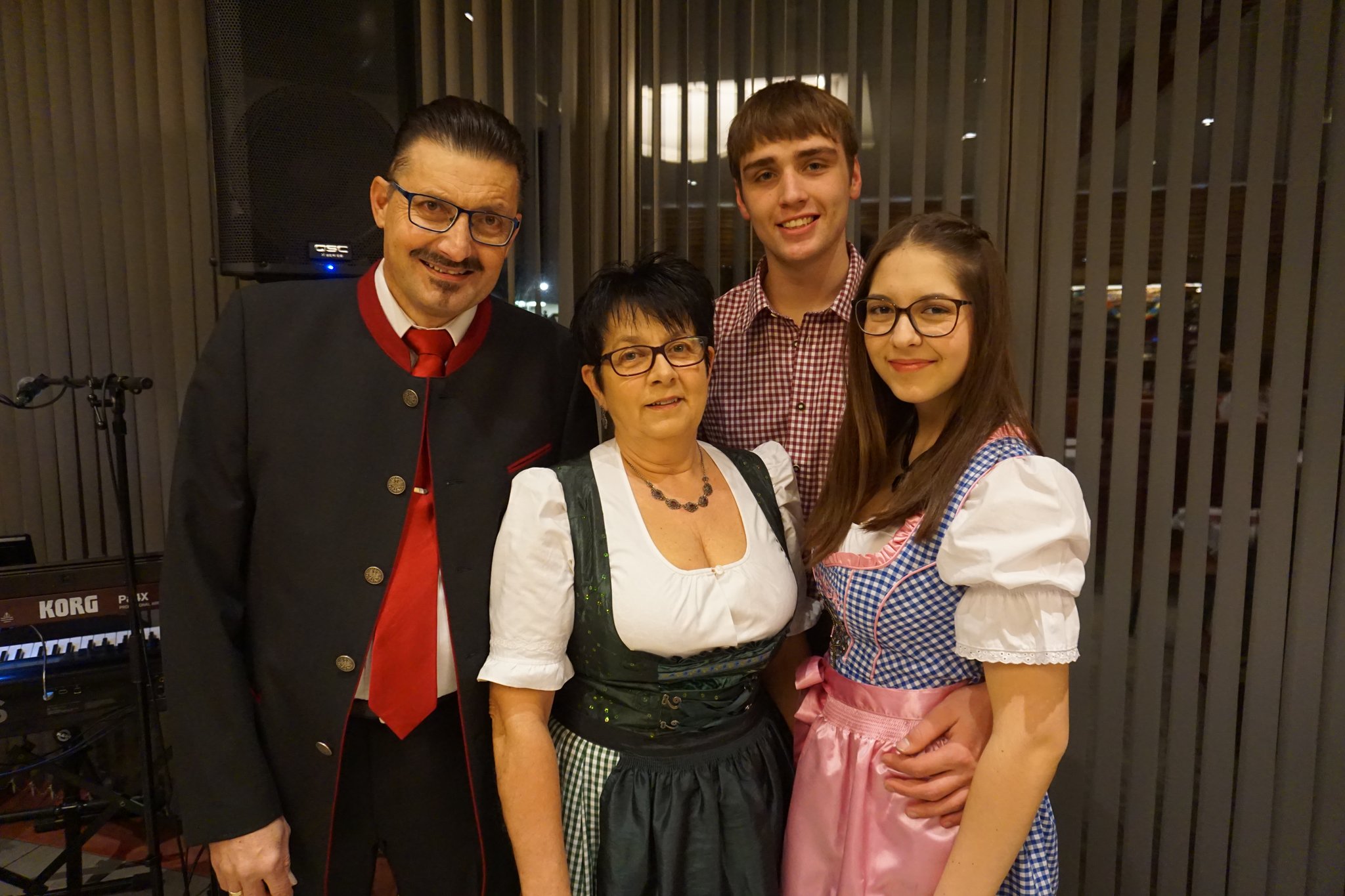 Markersdorf-haindorf single app. Single dating in vorarlberg. Krumbach wo treffen sich singles. Singles frauen in wrgl. Markersdorf-haindorf frau single. Sattledt reiche mnner kennenlernen - Kostenlose