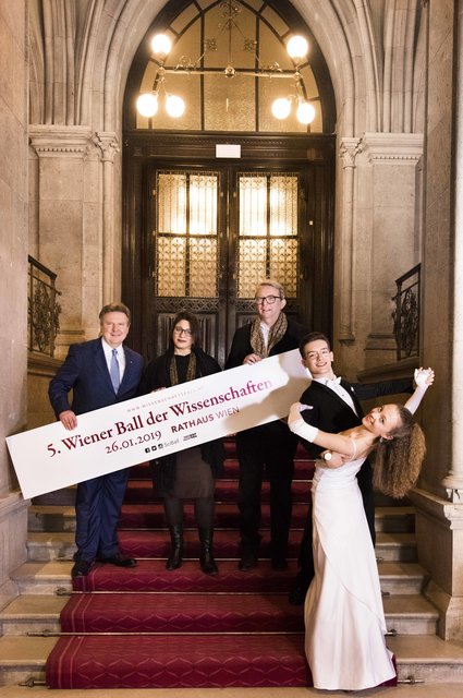 Bürgermeister Ludwig, Wissenschaftsstadträtin Kaup-Hasler und Ballorganisator Lehmann (v.l.) freuen sich auf den Ball. | Foto: Sabine Hauswirth