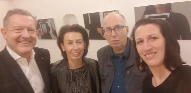 Gerald Polzer, Doris Schulz, Georg Ritter und Elisa Andessner bei der Vernissage