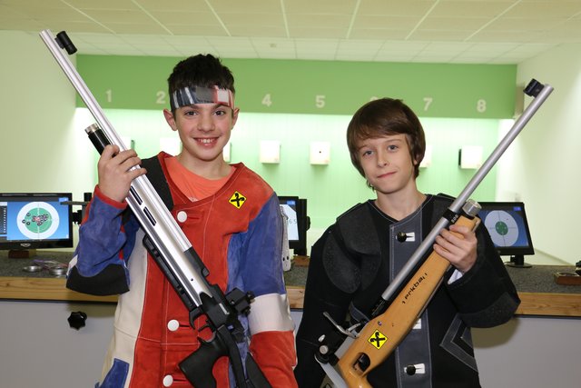 Bastian Auer und Luis Regensburger aus Oetz liegen in den Klassen Jugend 2 männlich und Jugend 1 männlich in Führung