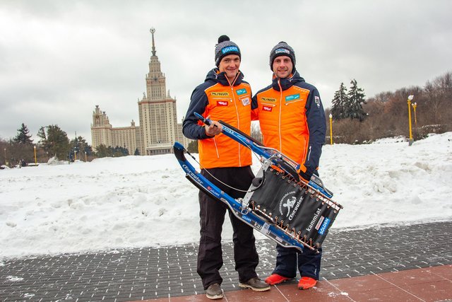 Thomas Kammerlander (links) und Zimmerkollege Florian Glatzl durften sich in Moskau über Spitzenplatzierungen freuen. | Foto: FIL/Walch