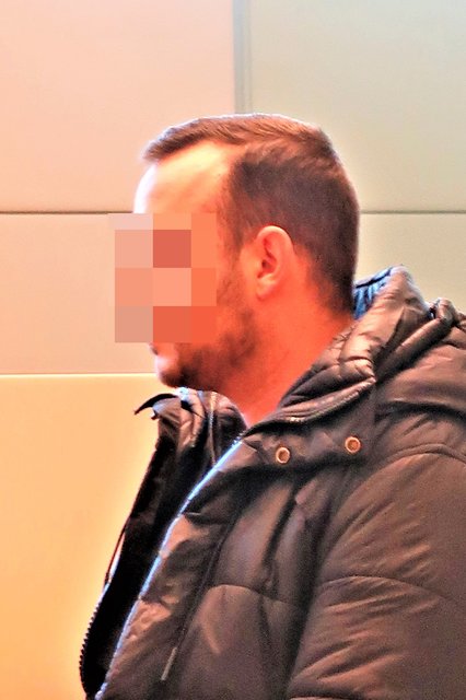 <f>Angeklagter:</f> Galantes Abenteuer im Freibad endete glimpflich.