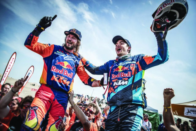 Toby Price und Matthias Walkner bei der Dakar. | Foto: Marcin Kin