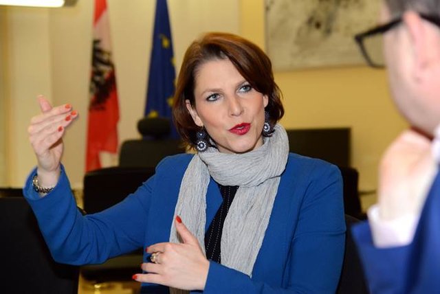 Staatssekretärin im Innenministerium, Karoline Edtstadler arbeitet vor ihrem Wechsel in die Politik am Europäischen Gerichtshof für Menschenrechte. | Foto: Markus Berger