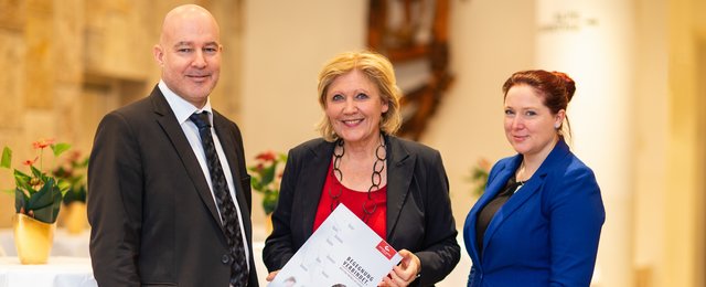 Kärntner Messen: Präsidentin Maria-Luise Mathiaschitz (Mitte), Geschäftsführer Bernhard Erler und seine Stellvertreterin Irene Huditsch | Foto: Kärntner Messen/Zangerle
