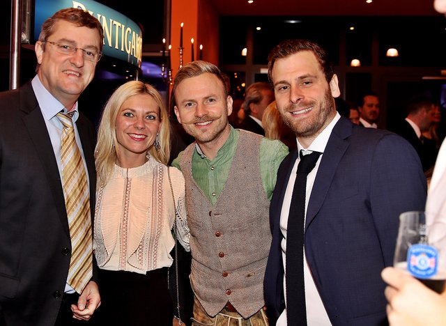 Bei der Gala gesichtet: Franz Tonner (Bauernbund), Tänzer Willi Gabalier mit Christiane, Ex-Sturm-Spieler Jürgen Säumel | Foto: GEPA