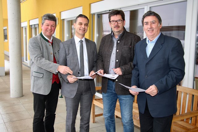 Informierten über SPÖ-Schwerpunkte: Hans Hammer, LAbg. Bgm. Wolfgang Dolesch, Bgm. Günter Putz und Bgm. Günter Müller.  | Foto: Alfred Mayer