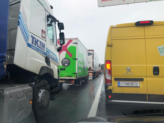 Sperre der Westautobahn nach Auffahrunfall | Foto: Marie-Theres Weiser