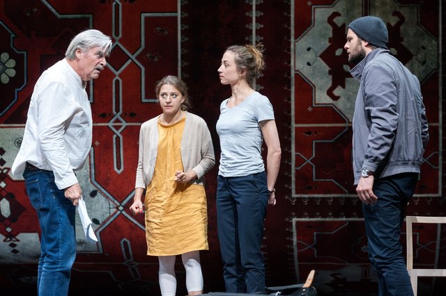 Muslimischer Streit im Afzals Haus | Foto: Reinhard Werner/Burgtheater 