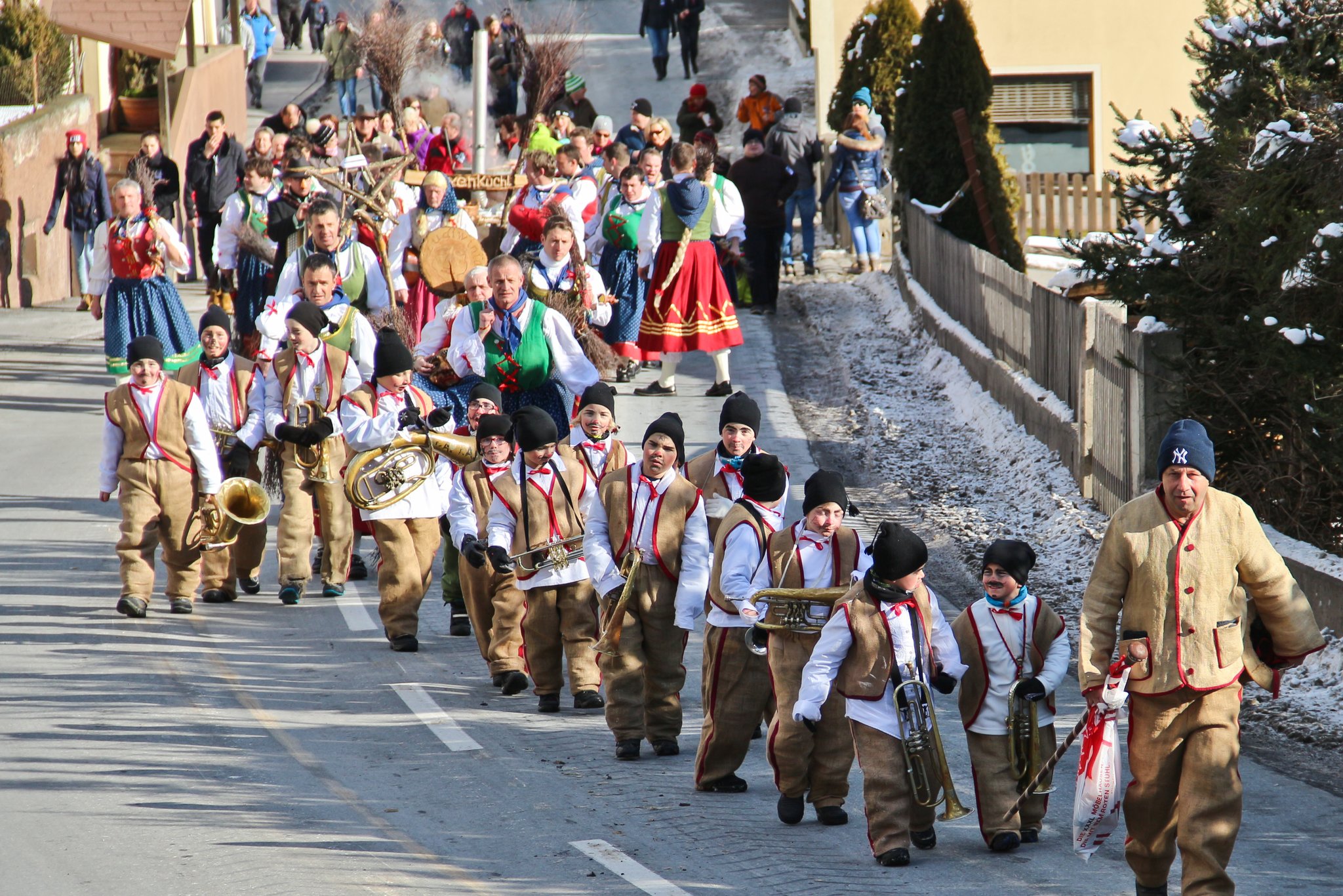 Am Ausstieg treffen beide Varianten zusammen. So lsst sich verschiedenes variieren und diese leichtere Fhre als Abstieg in einem Rundgang nutzen. Steinwand - Arzl im Pitztal - Klettersteige Pitztal