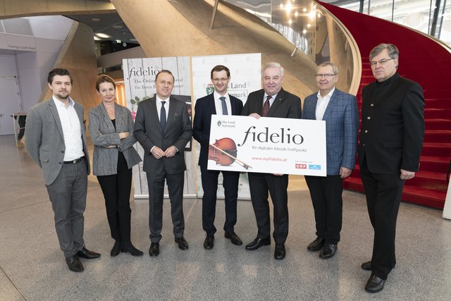 „fidelio“-Geschäftsführer Georg Hainzl, Petra Höfer (ORF), Thomas Prantner (ORF), Wolfgang Fleischhacker (Musikschuldirektorenfachverband), LH Hermann Schützenhöfer und die ORF-Stiftungsräte Klaus Pojer und Herwig Hösele (v.l.) präsentierten die "fidelio"-Kooperation zwischen dem Land Steiermark und dem ORF.