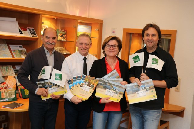 Können auf ein erfolgreiches Tourismusjahr zurückblicken: Vizebürgermeister Hubert Hauer, Gerold Guttmann, Bürgermeisterin Helga Rosenmayer und Stadtrat Alexander Berger.