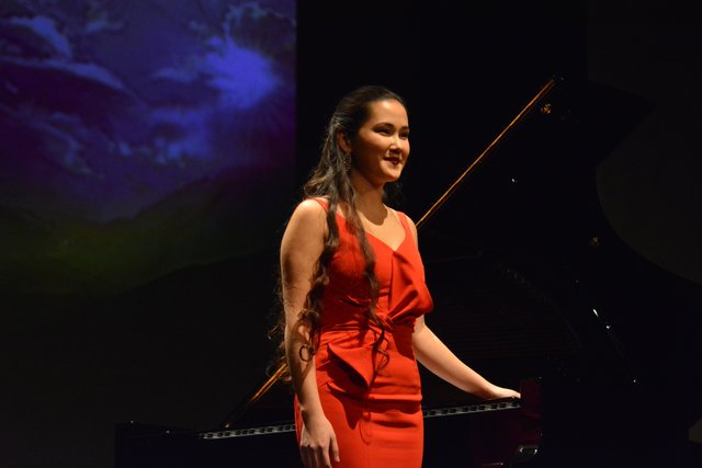 Beatrice Stelzmüller spielte ein Klavierkonzert mit Werken aus der Romantik