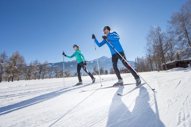 Beim Einstieg Salzachbrücke hat man Zugang zu den Loipen zwischen Bruck und Kaprun sowie zur Golfplatzloipe (nur Skating) und zur Pinzga Loipe entlang des Salzachtales. Die Kapruner Nachtloipe ist bis 21 Uhr beleuchtet. Anbindungen gibt es nach Bruck und nach Piesendorf. | Foto: Zell am See Kaprun Tourismus GmbH