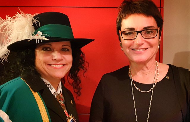 KSMG-Präsidentin Kerstin Belohuby mit Landeshauptmannstellvertreter Beate Prettner