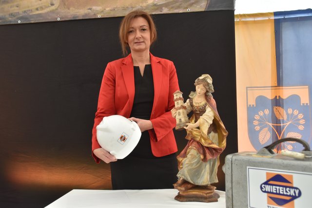 Verena Hofer ist die erste Tunnelpatin des Burgenlands, da der geplante S7-Tunnel Rudersdorf der erste Straßentunnel des Burgenlandes wird.