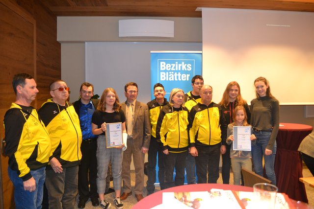Mannschaftsfoto mit dem Team Dornau, Gunners Girls, UTTC Oberwart und Wild Volleys Oberschützen