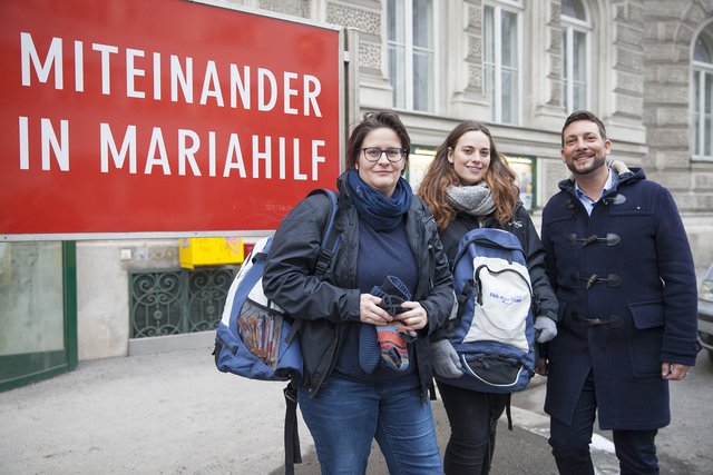 Neuzugang Eva Kvarda mit Kollegin Marie Pezet und Bezirkschef Markus Rumelhart (v. l. n. r.). | Foto: BV 6
