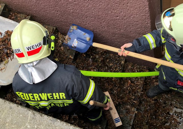 Laub verstopfte den Sickerschacht. | Foto: FF-Wolfsgraben