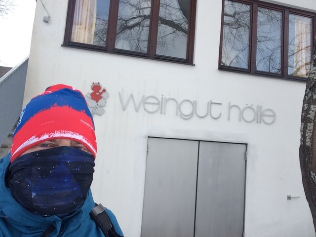 Weingut zur HÖLLE - da wird's bestimmt ein Teufelströpfchen geben ;-) | Foto: Werner Achs