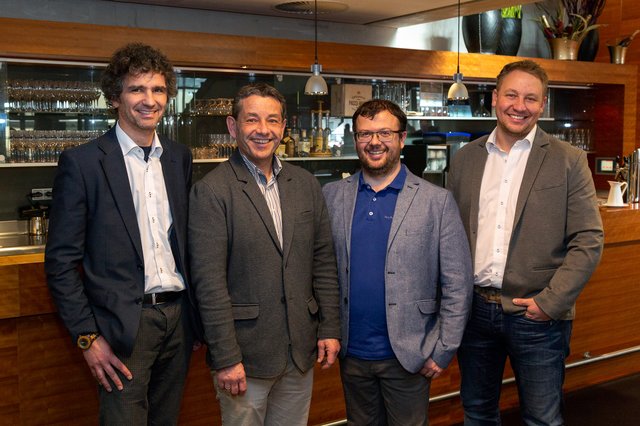 Übergabe: Oliver Stärz (FPCC), Andreas Birngruber ("Chef Partie"), Uwe Edlinger (FPCC) und Helmut Wimreiter ("Event Cars").