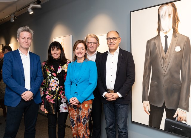 V. li.: Künstler Thomas Riess, Vize-Präsidentin Martha Schultz, Kuratorin Julia Sparber-Ablinger, Geschäftsführer Martin Terzer und Vortragender Hans Rudi Fischer.