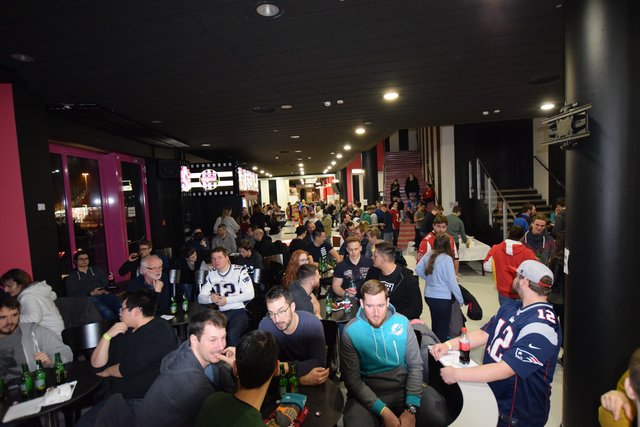 Bei der Super Bowl-Party im Hollywood Megaplex in St. Pölten kommen die Fans voll auf ihre Kosten.