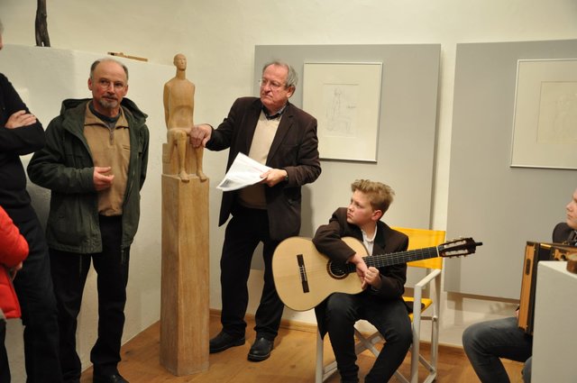 Kunstvoll wurde es mit Heinrich Untergantschnig in der Galerie im Drauknie