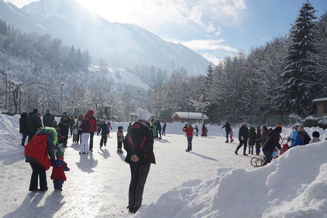 Der Schwarzacher Eislaufplatz ist in der Wallernau und wird von der Wasserrettung betrieben. | Foto: Wasserrettung Pongau West