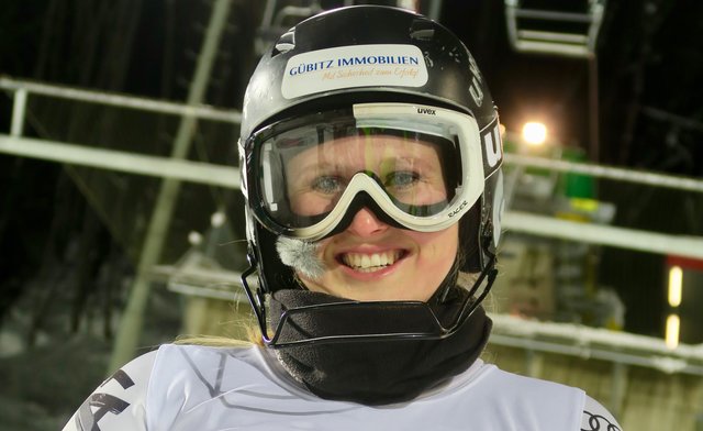 Eine glückliche Gewinnerin: Lisa Flacherer aus Strobl im Flachgau gewann das Ö3 Midnightrace in Schladming.