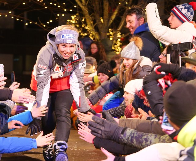 Nici Schmidhofer beim Jubeln in Cortina. | Foto: GEPA pictures