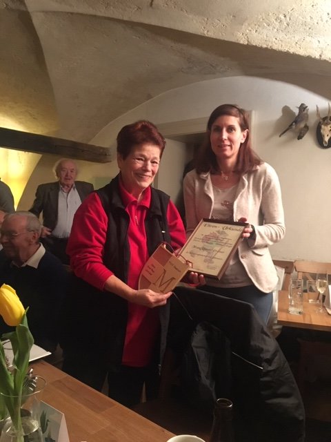 Renate Preiser mit der neuen Obfrau Verena Kerschbaum-Mayer | Foto: FVVV Mauerbach-Tulbinger Kogel