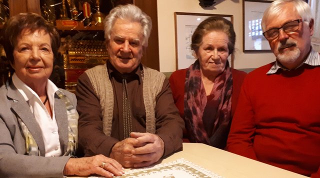 Mit Obmann Dieter Hardt-Stremayr (2. v. li.) geht die Seniorenring-Ortsgruppe Steindorf in das neue Jahr