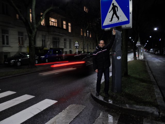 SP Hietzing-Klubobmann Marcel Höckner wünscht sich eine bessere Schutzwegsicherung in der Preindlgasse. | Foto: Höckner