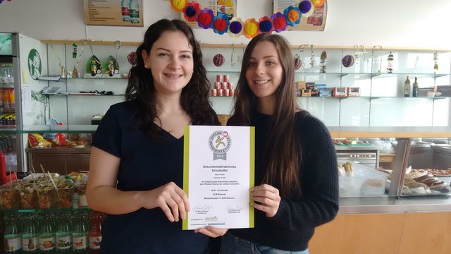 Elisabeth Daxecker und Aline Esterbauer haben im Zuge ihrer Diplomarbeit das Schulbuffet genauer unter die Lupe genommen. Fazit: Sehr zufriedenstellend.