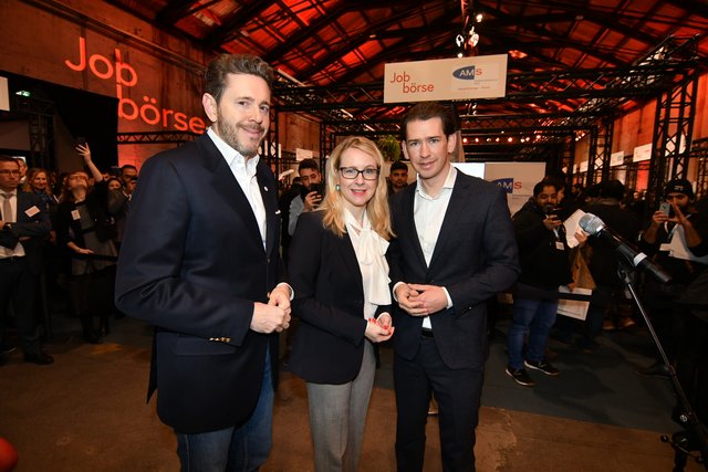Bundeskanzler Sebastian Kurz, Ministerin Margarete Schramböck und Wirtschaftskammer-Präsident Harald Mahrer (vl). | Foto: Markus Spitzauer