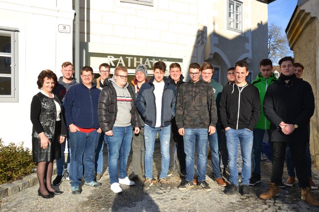 1 Reihe: Bgm. Ludmilla Etzenberger, Marcel Waditschatka, Georg Blauensteiner, Alexander Dietl, Tobis Fuchs, Michael Quixtner, Alexander Harrauer;
2. Reihe: Florian Kröpfl, Stefan Mold, Bernhard Tiefenbacher, Fabian Gleißner, Elias Loidl, Christian Gföhler, Florian Reinhold, Stefan Schagerl
