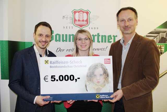 Andreas Osterkorn (BezirksRundschau), Magdalena Beham (Marketingleiterin Brauerei Baumgartner und Brauerei Baumgartner Verkaufsleiter Gerald Hölzl (v.l.). | Foto: Christoph Glas