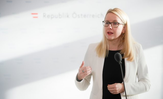 Digitalisierung als Chance sehen: Das will Bundesministerin Margarete Schramböck