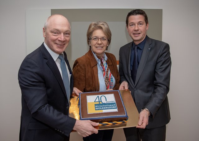 ecoplus Geschäftsführer Helmut Miernicki, Wirtschaftslandesrätin Petra Bohuslav, ecoplus Aufsichtsrat LAbg. Kurt Hackl.