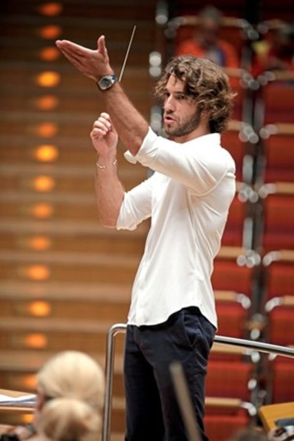 Lorenzo Viotti: Nachwuchs-Dirigent mit hohem Potenzial | Foto: Der Standard