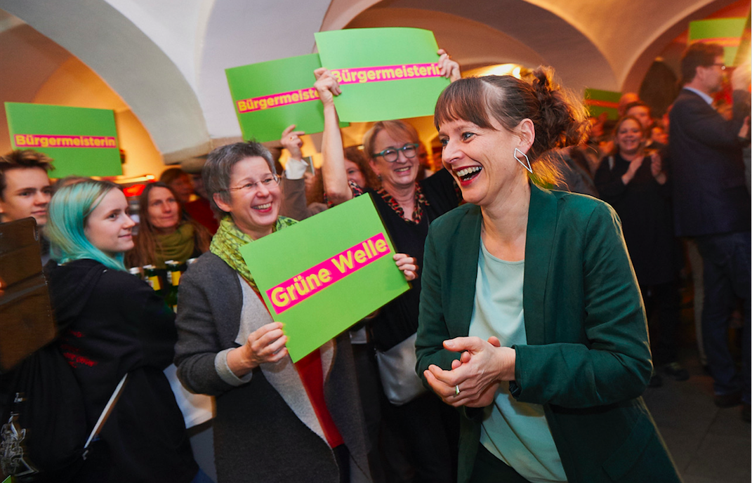 Ausgelassene Stimmung beim Wahlkampfauftakt der Bürgerliste im Schauspielhaus