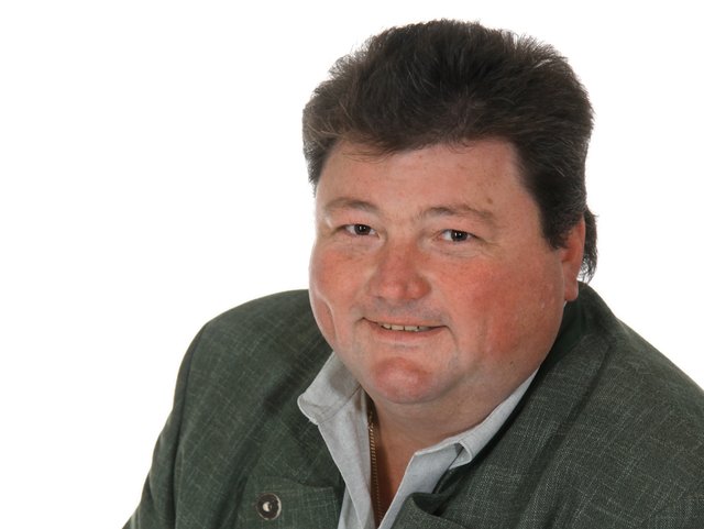 Wolfgang Reiterer ist Gemeinderat der SPÖ und Obmann im Prüfungsausschuss. Er hat in dieser Funktion den Grünen Johannes Koprivnikar abgelöst, was von den Grünen als "Packelei" der Liste Flammer mit der SPÖ kritisiert wurde, um sich bei knappen Abstimmungen im Gemeinderat eine Mehrheit zu sichern. Dieser Vorwurf wurde von der SPÖ und von der Liste Flammer strikt zurückgewiesen. Reiterer sei als "fähigster Mann" ganz regulär zum neuen Obmann des Prüfungsausschusses gewählt worden.