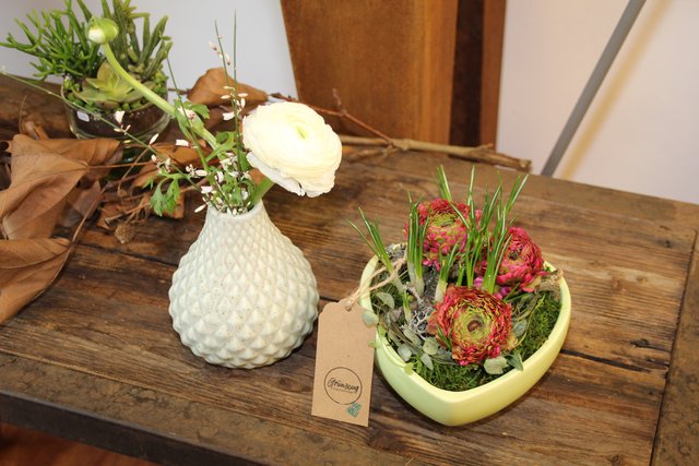 Blumenarrangement aus der Grünzeug-Kreativwerkstatt von Iris Oppermann | Foto: Steiner-Watzinger