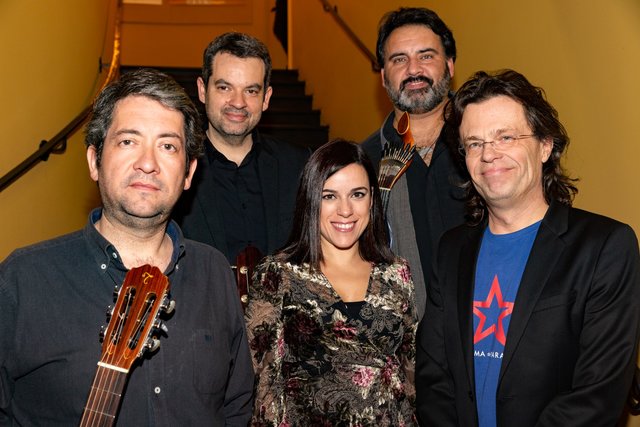 Im Bild: Carlos Leitao, Henrique Leitao, Carlos Menezes, Tania Oleiro, Alexander Syllaba | Foto: Friedrich Sattra