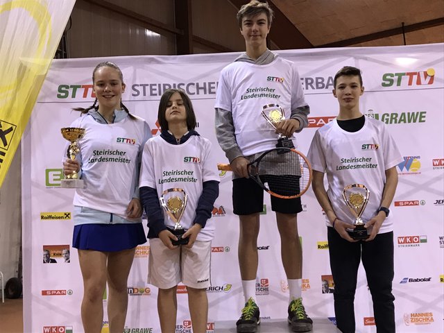 Die Titelverteidiger und Sieger im letzten Jahr: Nina Schwarzenberger (U 14), Felix Mori (U 12), Moritz Kreutzer (U 16), Jan Kobierski (U 14). (v.l.) Nicht am Bild: Sabrina Oswald (U 12). | Foto: STTV